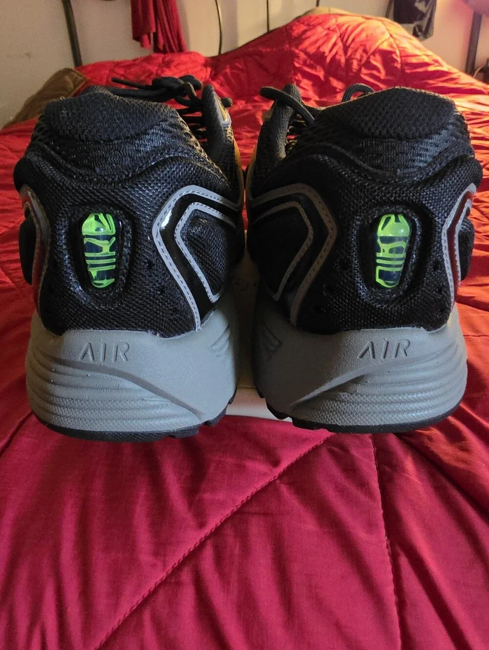 Nike FIRE! NWOB! Air Pegasus Wave Sneakers in Black Ironstone Safety Orange. 13.